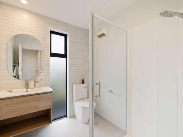 Townhouse for sale in Chaslands, Canterbury
