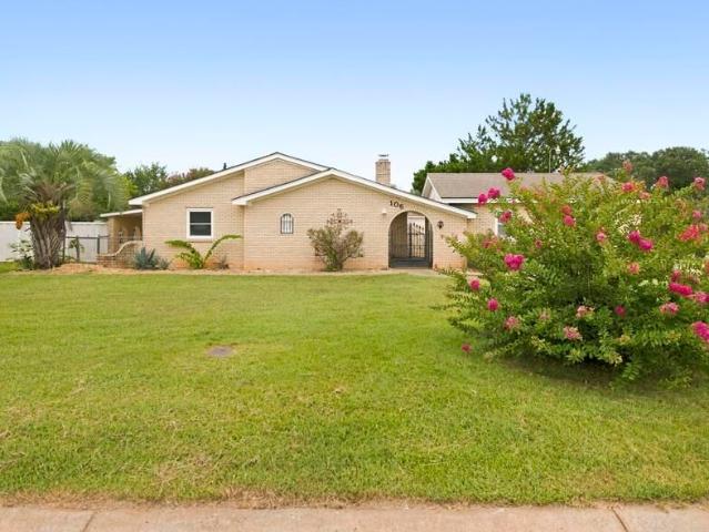 House for sale in Bonaire, Georgia