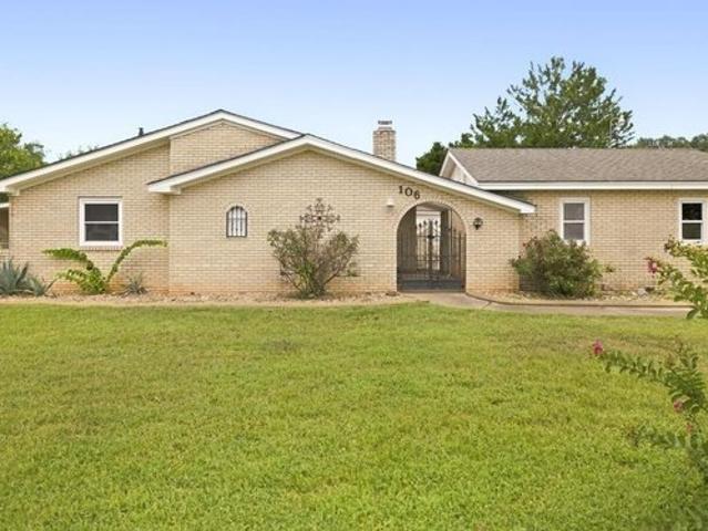 House for sale in Bonaire, Georgia