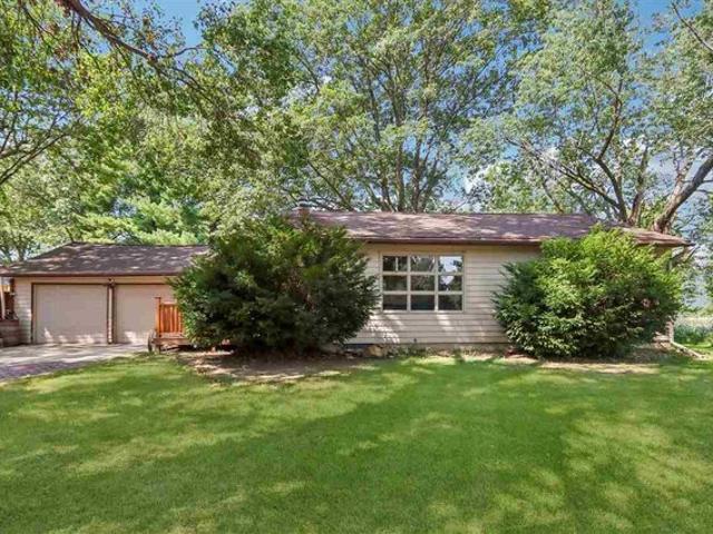 House for sale in Williamsburg, Iowa County