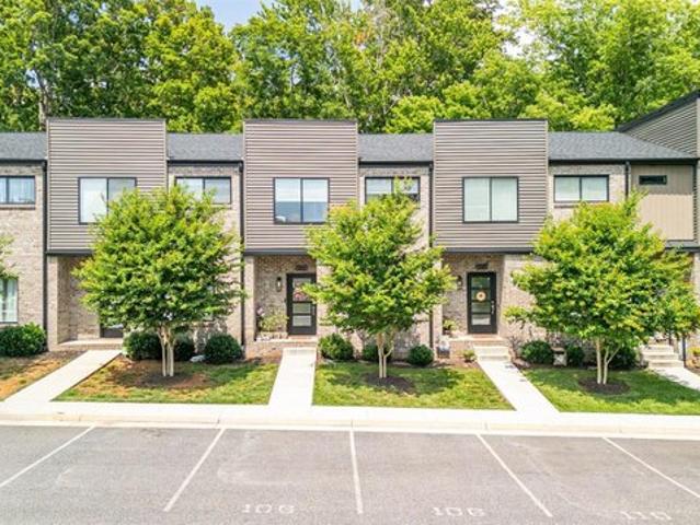 Townhouse for sale in Virginia
