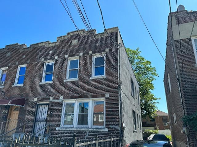 House for sale in Queens, Arverne