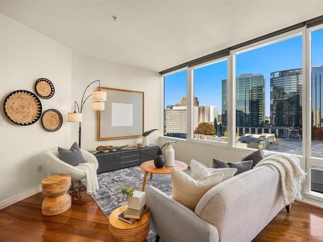 Condo for sale in Bellevue, King County