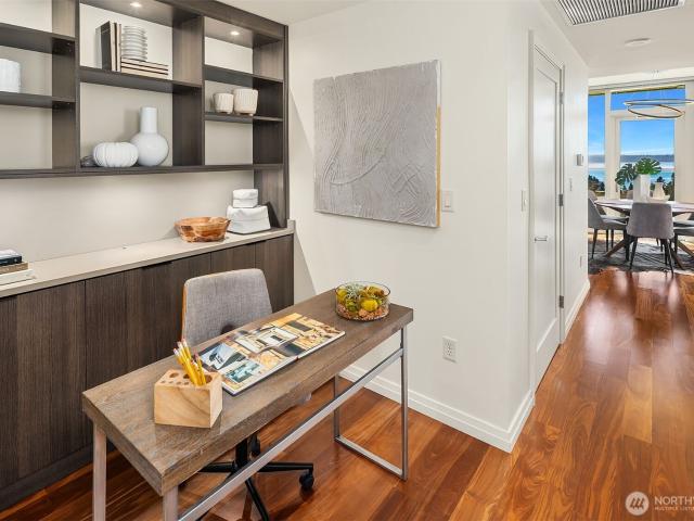Condo for sale in Bellevue, King County