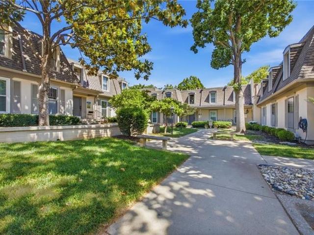 Condo for sale in Kansas