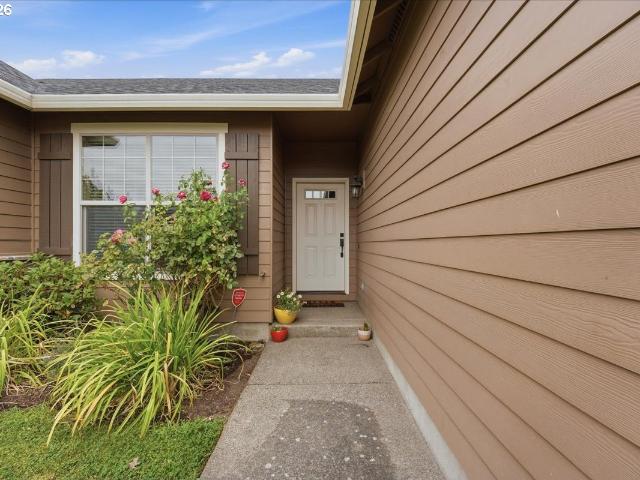 House for sale in Junction City, Lane County