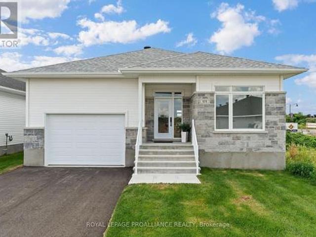 House for sale in Brockville, Ontario