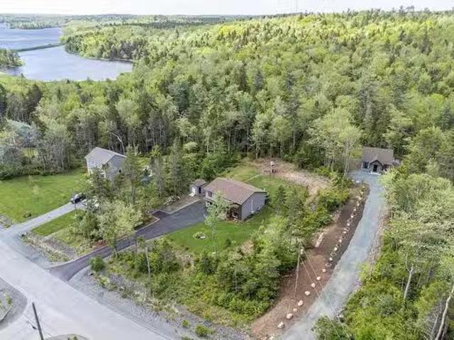 House for sale in Beaver Bank, Nova Scotia