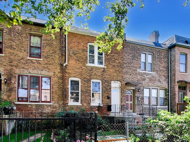 Townhouse for sale in Chicago Park, Illinois