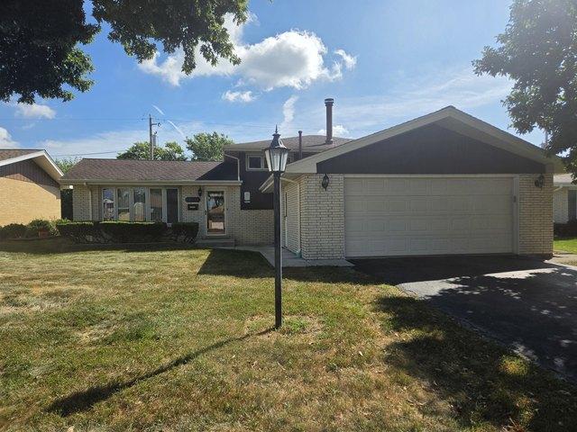 House for sale in Worth, Illinois