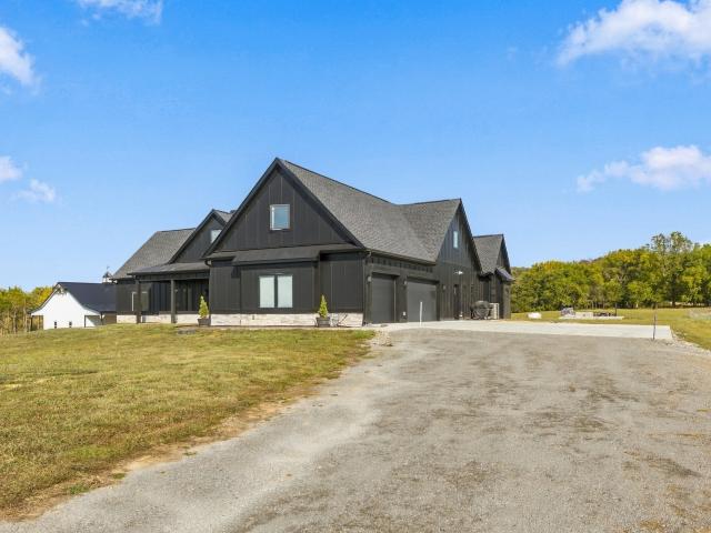 House for sale in Versailles, Middle Tennessee