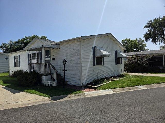 House for sale in Elgin, Illinois