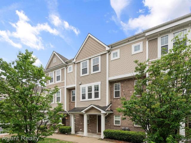 Condo for sale in Royal Oak