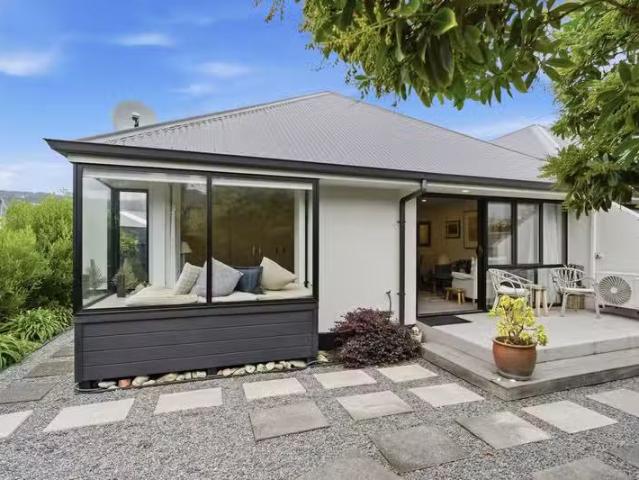 House for sale in Chaslands, Canterbury