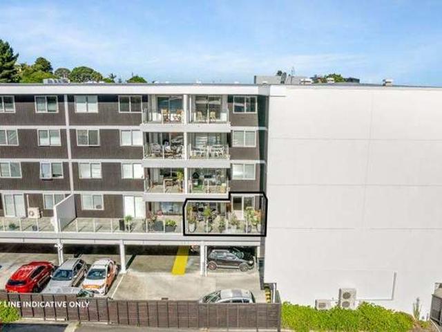 Apartment for sale in Whangaparaoa