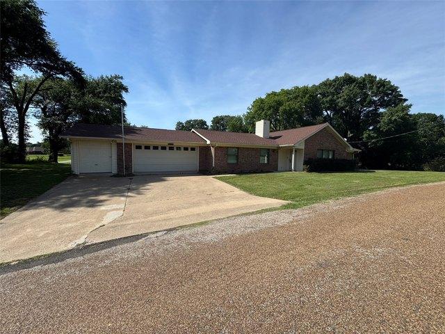 House for sale in Kemp, Texas