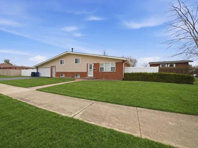 House for sale in Worth, Illinois