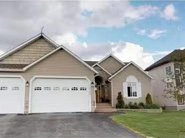 House for sale in Woking, Alberta