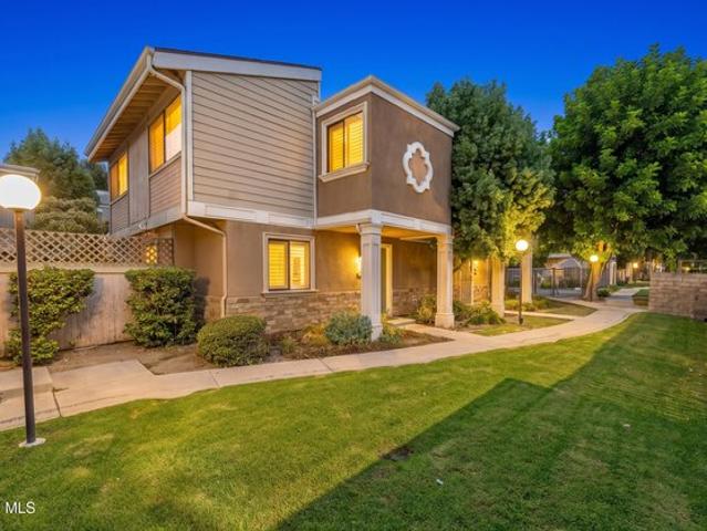 Townhouse for sale in Granada Hills, Los Angeles
