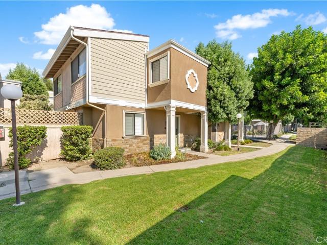 Townhouse for sale in Canoga Park, California
