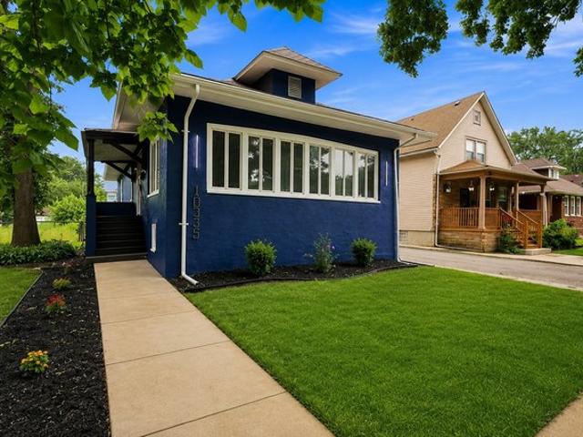 House for sale in Chicago, Cook County