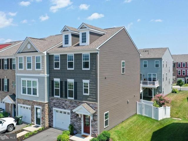 Townhouse for sale in Virginia