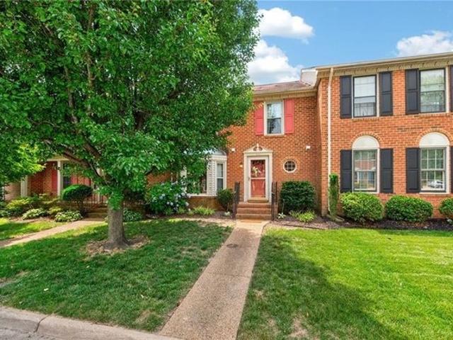 Townhouse for sale in Virginia