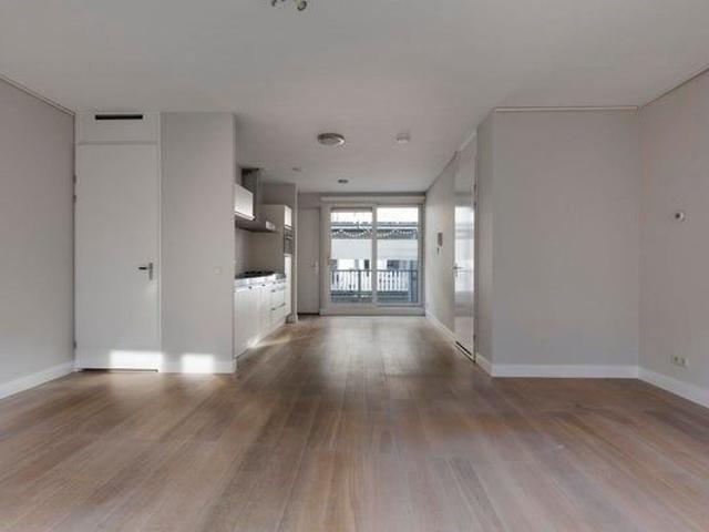 Appartement te huur in Zuid, Amsterdam