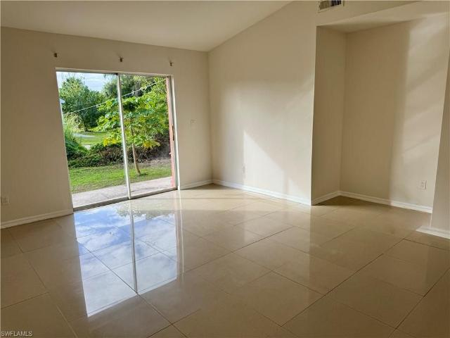 Duplex for rent in Florida