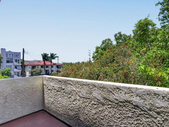 Apartment for rent in Canoga Park, California