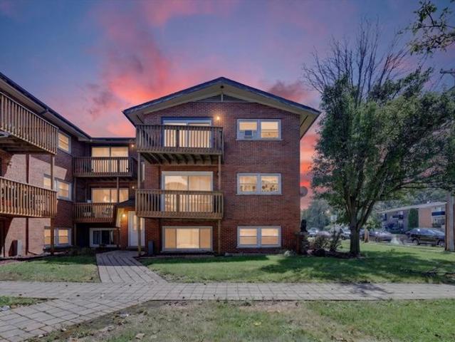 Condo for sale in Worth, Illinois