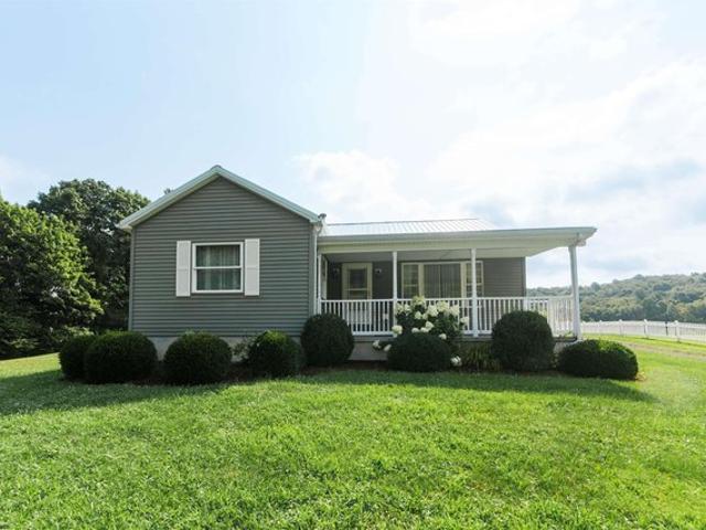 House for sale in Bruceton Mills, West Virginia