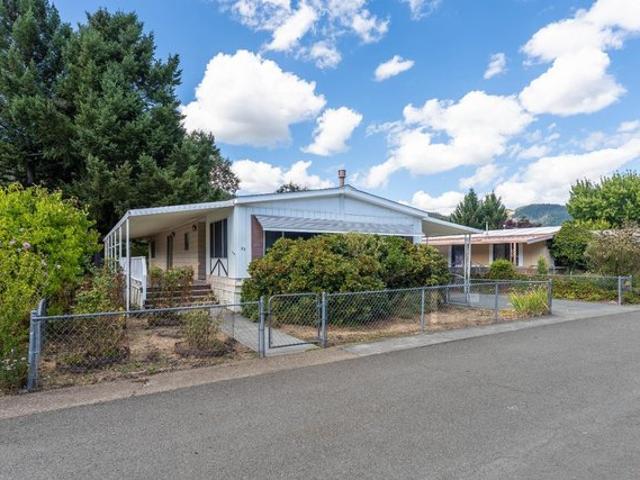 Townhouse for rent in Willits, California
