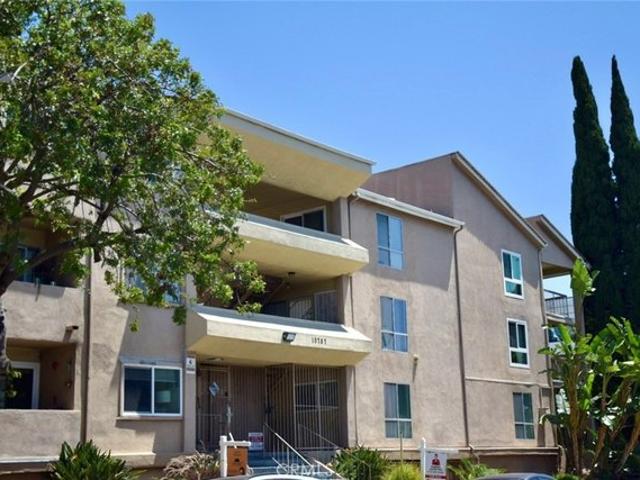 Condo for sale in Canoga Park, California