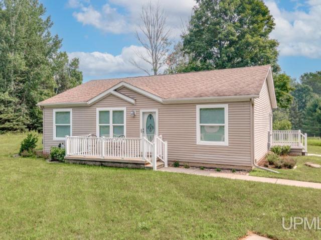 House for sale in Rapid River, Michigan