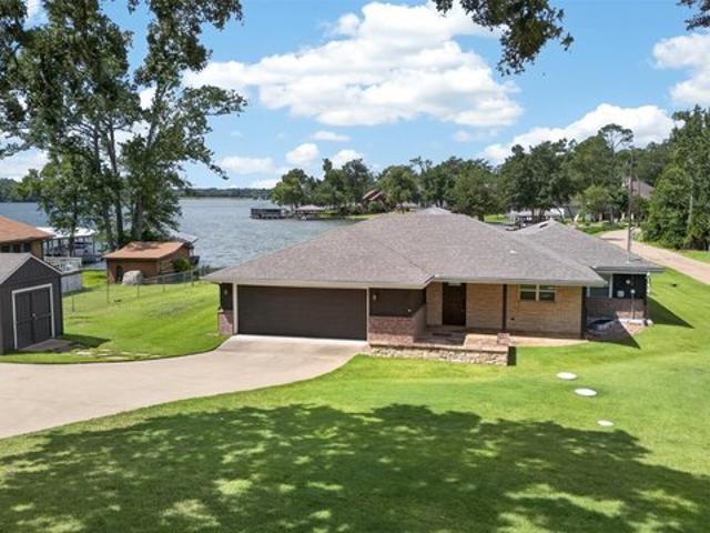 House for sale in Henderson, Texas