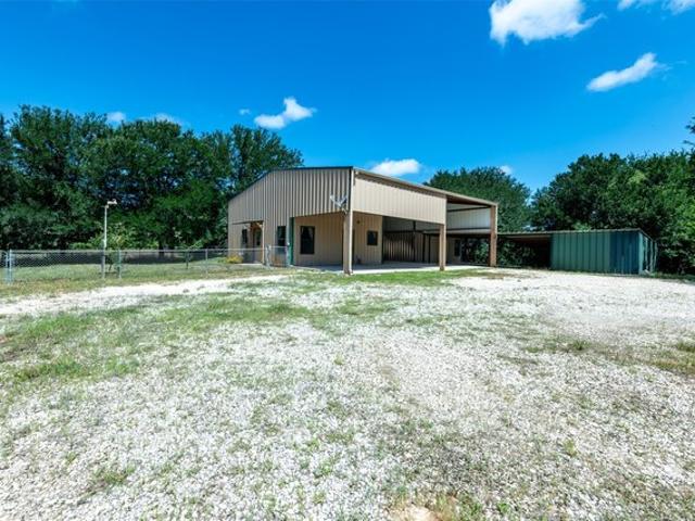 House for sale in Hamilton, Texas