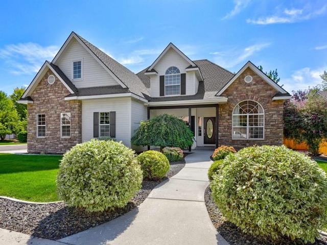 House for sale in Eagle, Idaho