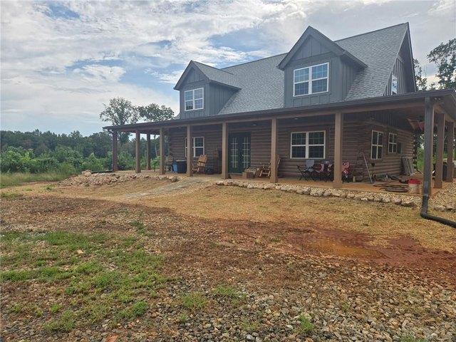 House for sale in Hull, Georgia