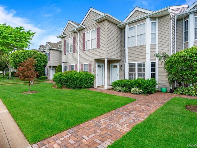 Condo for sale in Huntington, New York