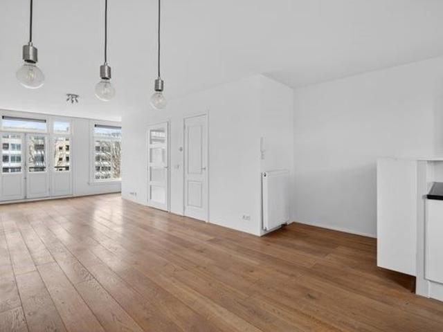 Appartement te huur in Zuid, Amsterdam