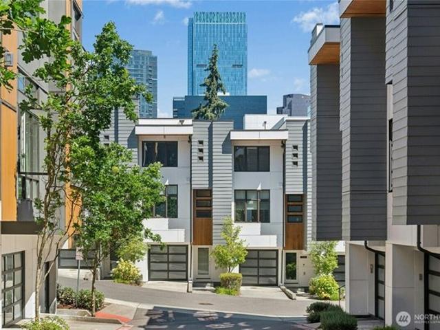 Townhouse for sale in Bellevue, Washington