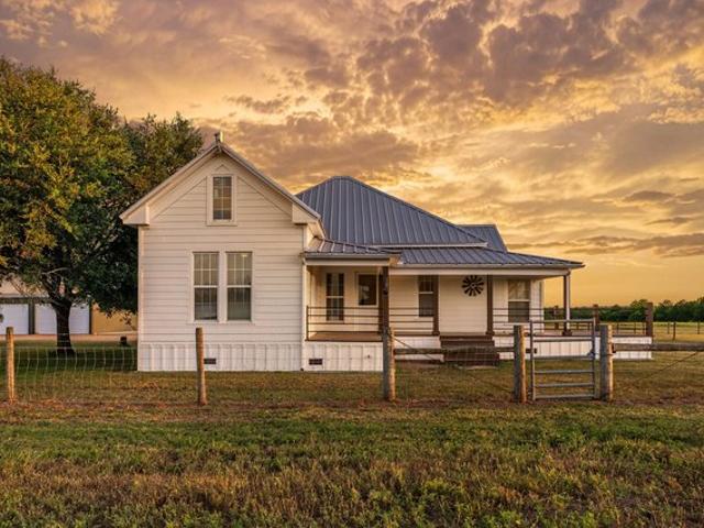 House for sale in Sealy, Austin County