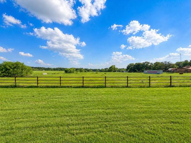 House for sale in Milam, Texas