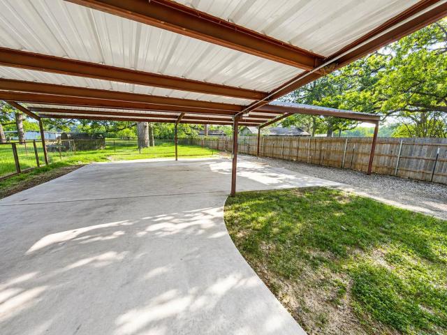 House for sale in Cameron, Milam County