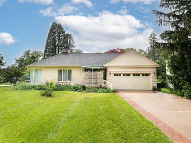 House for sale in Waterloo, Iowa