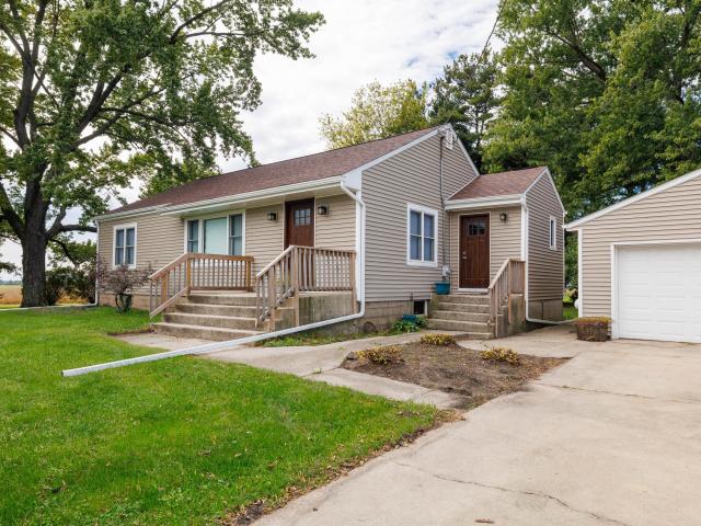 House for sale in Kouts, Porter County