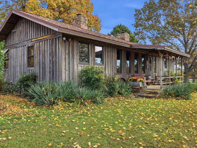 Farm for sale in Howell, Missouri