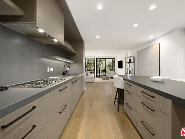 Condo for sale in Canoga Park, California