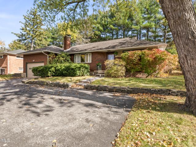 House for sale in Old Niskayuna, Town of Niskayuna